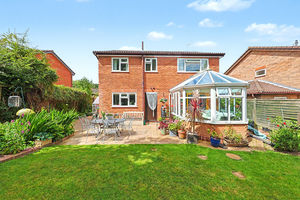 Bunting Close Walton